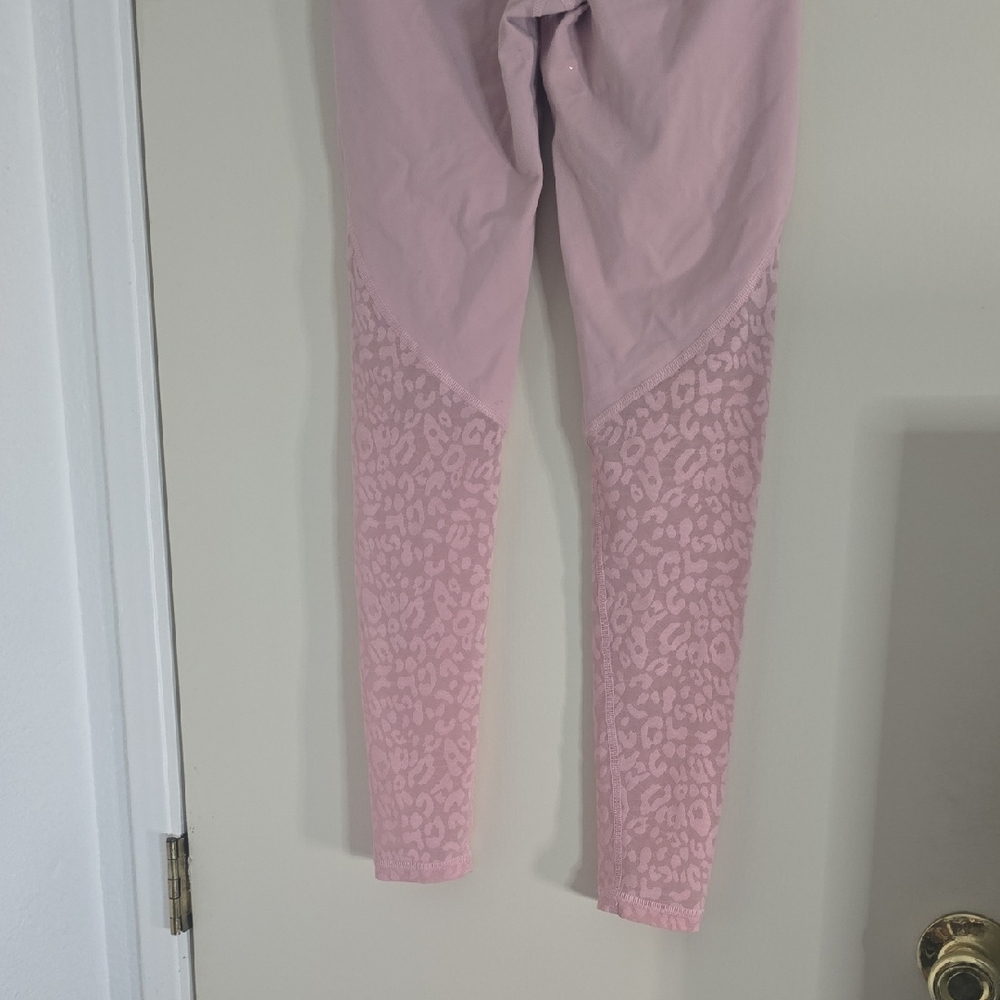 Victoria Secret Sport Light Pink Leopard Print Leggings (EUC)(XS)💖💗💖 - Picture 7 of 7